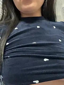 Snapshot of Velliaa chatting on 04-08-26, 08:09 Velliaa online show from 04-08-26, 08:09