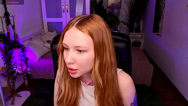 Snapshot of zoeforrd chatting on 03-28-26, 05:40 zoeforrd online show from 03-28-26, 05:40