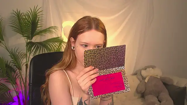 Snapshot of zoeforrd chatting on 05-05-26, 05:15 zoeforrd online show from 05-05-26, 05:15