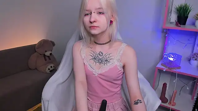 Snapshot of Mary_Wester chatting on 05-02-26, 12:59 Mary Wester online show from 05-02-26, 12:59