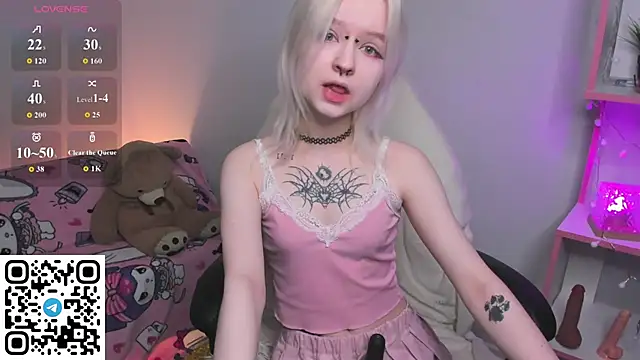 Snapshot of Mary_Wester chatting on 05-20-26, 11:55 Mary Wester online show from 05-20-26, 11:55