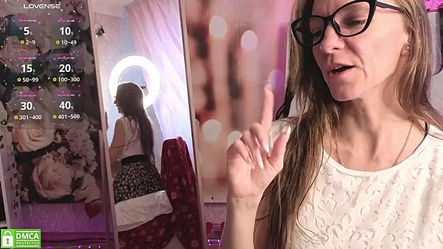 jesica mooonn online show from 05-18-26, 03:46