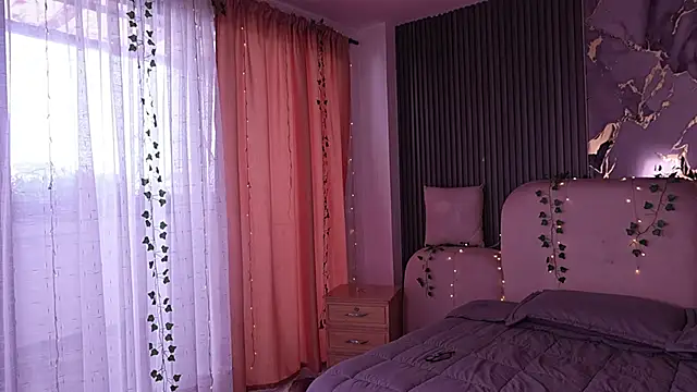 LilithLuxor  online show from 04-01-26, 01:23