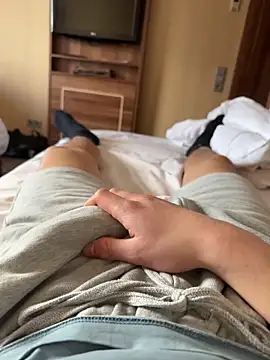 justin2787 online show from 03-26-26, 04:23