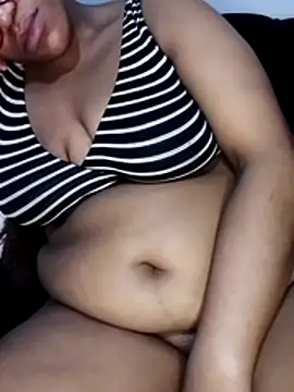 Snapshot of sultrydiva00 chatting on 04-01-26, 01:52 sultrydiva00 online show from 04-01-26, 01:52