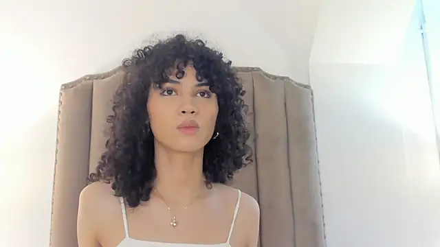 Julietta    online show from 05-30-26, 12:57