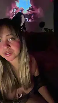 Snapshot of NinaValencia_ chatting on 04-18-26, 01:53 NinaValencia online show from 04-18-26, 01:53