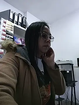 Snapshot of Violeta--7 chatting on 07-14-26, 01:50 Violeta--7 online show from 07-14-26, 01:50