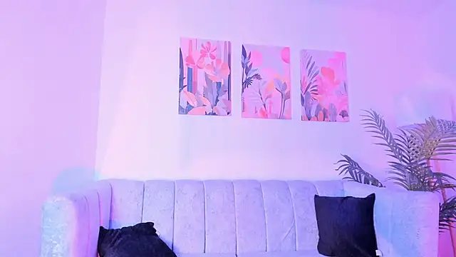 Velvet Noir  online show from 06-05-26, 11:27
