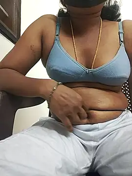 Snapshot of tamilponnu_05 chatting on 07-28-26, 06:20 tamilponnu 05 online show from 07-28-26, 06:20