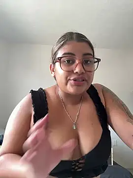 C1N09 online show from 06-15-26, 06:32
