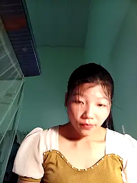 Snapshot of -Quyny- chatting on 03-28-26, 04:34 -Quyny- online show from 03-28-26, 04:34