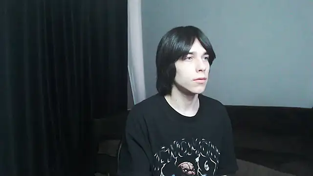 Snapshot of mason_silver chatting on 04-13-26, 08:09 mason silver online show from 04-13-26, 08:09