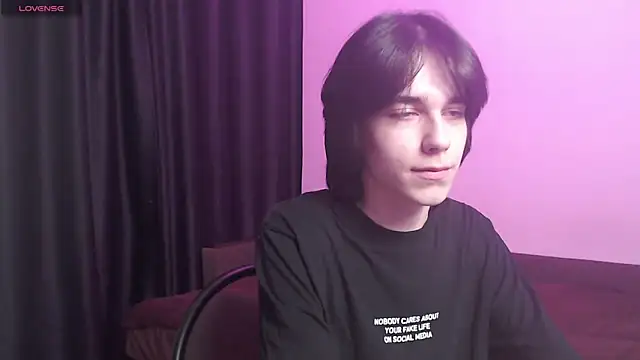 Snapshot of mason_silver chatting on 05-23-26, 10:19 mason silver online show from 05-23-26, 10:19