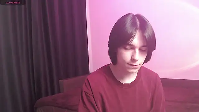 Snapshot of mason_silver chatting on 05-25-26, 09:04 mason silver online show from 05-25-26, 09:04