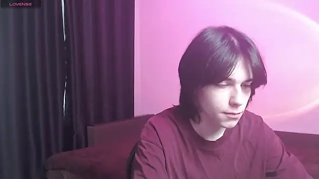 Snapshot of mason_silver chatting on 05-26-26, 06:42 mason silver online show from 05-26-26, 06:42