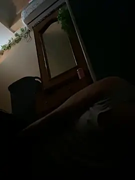 9inchesHire online show from 04-17-26, 02:47