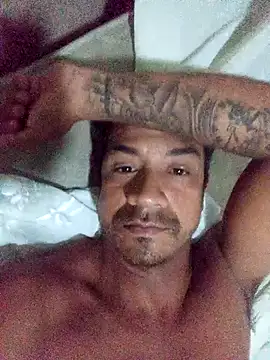 Snapshot of Morales2205 chatting on 03-28-26, 04:01 Morales2205 online show from 03-28-26, 04:01