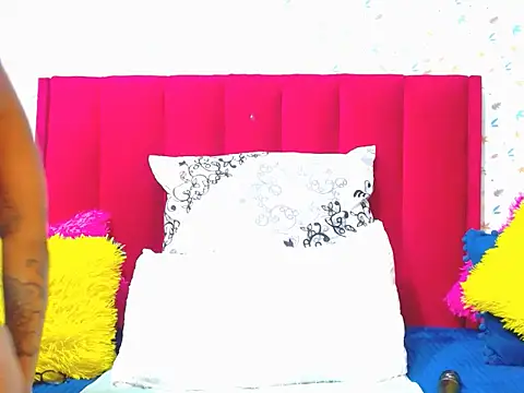 Cherrybootyofjoy86 online show from 06-28-26, 06:08
