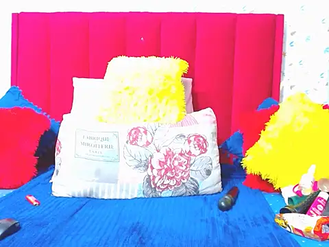 Cherrybootyofjoy86 online show from 07-24-26, 08:34