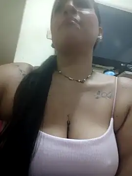 Snapshot of val_eria chatting on 05-01-26, 11:42 val eria online show from 05-01-26, 11:42