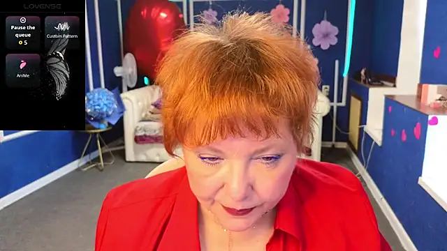 Snapshot of Kira_Kingslee chatting on 03-28-26, 11:32 Kira Kingslee online show from 03-28-26, 11:32