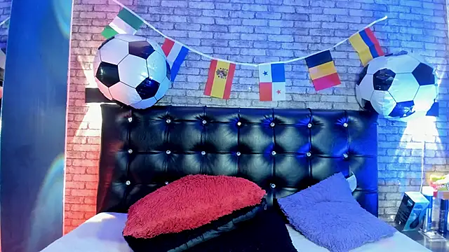 Snapshot of Tommy_Fox chatting on 06-19-26, 11:47 Tommy Fox online show from 06-19-26, 11:47