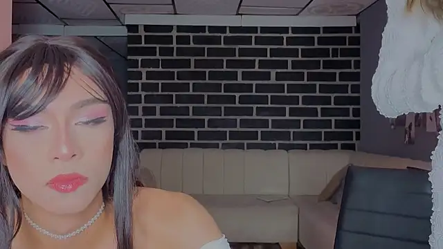 Miss sunshinee online show from 04-06-26, 12:19