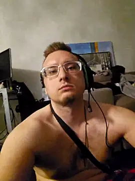 Snapshot of DrakohThree06 chatting on 03-28-26, 02:22 DrakohThree06 online show from 03-28-26, 02:22