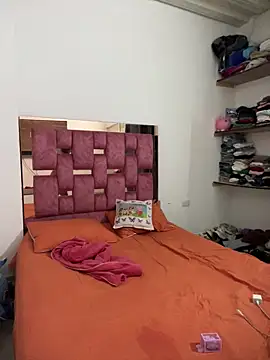 Alix Phone online show from 04-12-26, 05:12