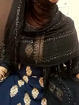 Miss Noor   online show from 05-18-26, 07:47