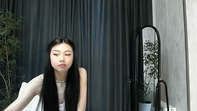 Snapshot of SecretTiny chatting on 04-09-26, 12:32 SecretTiny online show from 04-09-26, 12:32