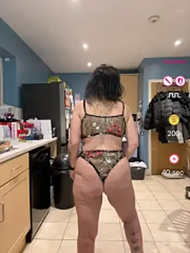 IvyBelleMilf online show from 05-19-26, 09:10