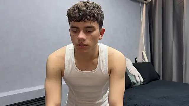 MaxWoolf online show from 05-26-26, 01:51