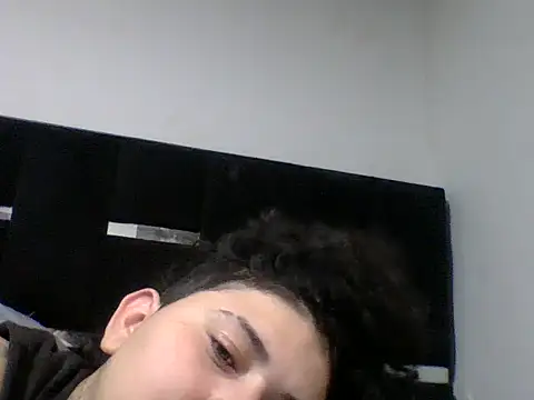 Snapshot of lunaa_love chatting on 03-29-26, 11:27 lunaa love online show from 03-29-26, 11:27