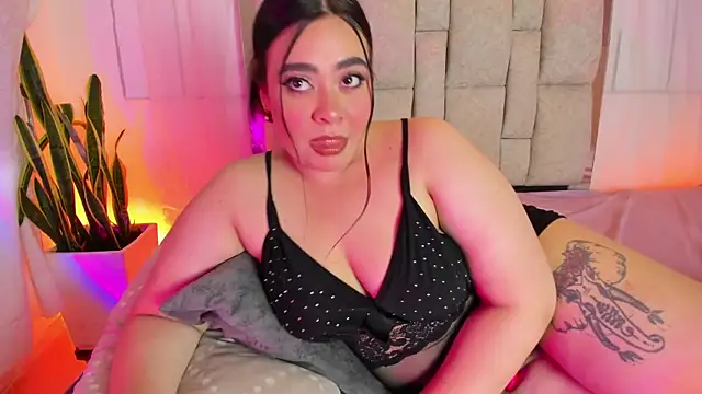 Snapshot of CatalinaReyexxx chatting on 04-22-26, 11:23 CatalinaReyexxx online show from 04-22-26, 11:23