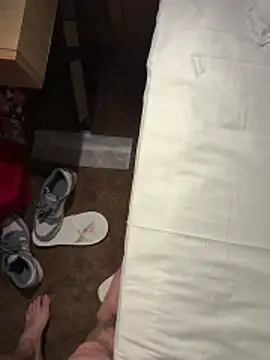 Snapshot of icemanhotwomen chatting on 03-28-26, 06:40 icemanhotwomen online show from 03-28-26, 06:40