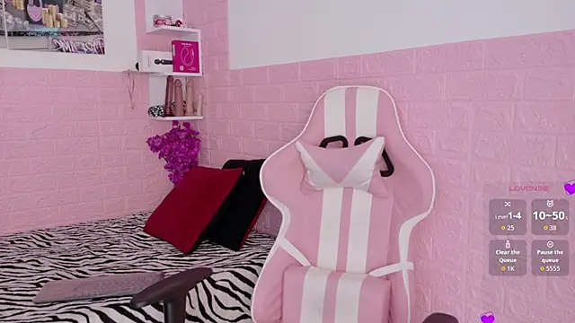 Sophi Sweet11 online show from 05-26-26, 02:02