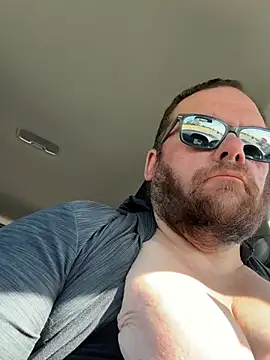 hugemanbreasts online show from 05-28-26, 09:34