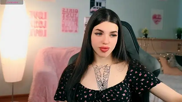 molly rettyy online show from 05-17-26, 04:21