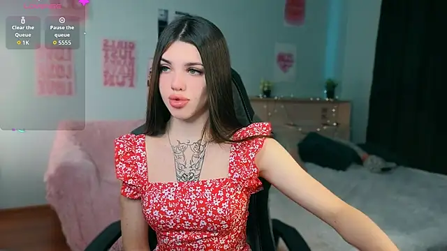 molly rettyy online show from 07-20-26, 04:05