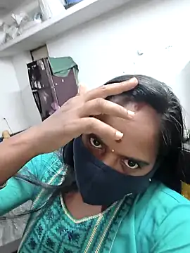 Snapshot of Tamil_Sangeetha chatting on 04-12-26, 02:22 Tamil Sangeetha online show from 04-12-26, 02:22