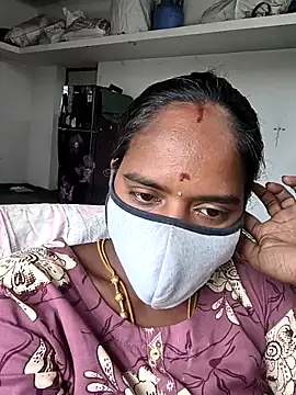 Snapshot of Tamil_Sangeetha chatting on 04-15-26, 04:30 Tamil Sangeetha online show from 04-15-26, 04:30