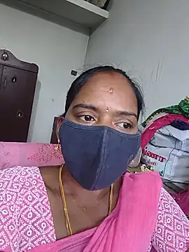 Snapshot of Tamil_Sangeetha chatting on 06-17-26, 12:18 Tamil Sangeetha online show from 06-17-26, 12:18