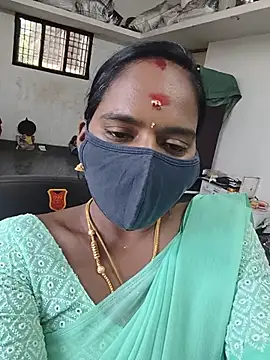 Snapshot of Tamil_Sangeetha chatting on 07-07-26, 11:03 Tamil Sangeetha online show from 07-07-26, 11:03