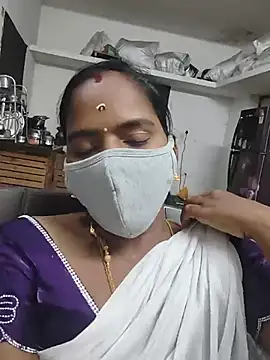 Snapshot of Tamil_Sangeetha chatting on 07-14-26, 04:02 Tamil Sangeetha online show from 07-14-26, 04:02