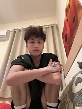 Snapshot of sexyboy-3525 chatting on 04-10-26, 06:07 sexyboy-3525 online show from 04-10-26, 06:07