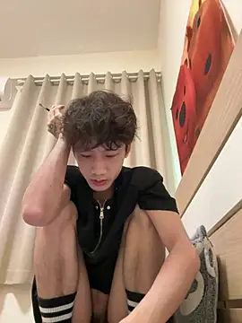 Snapshot of sexyboy-3525 chatting on 05-11-26, 04:18 sexyboy-3525 online show from 05-11-26, 04:18
