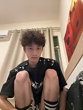 Snapshot of sexyboy-3525 chatting on 05-25-26, 04:24 sexyboy-3525 online show from 05-25-26, 04:24