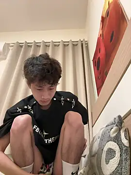 Snapshot of sexyboy-3525 chatting on 06-05-26, 12:39 sexyboy-3525 online show from 06-05-26, 12:39
